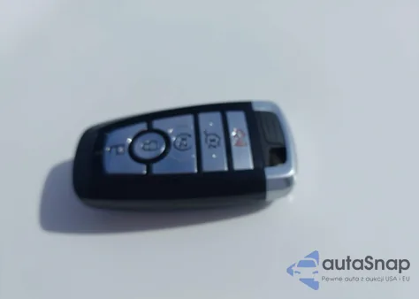 2021 Ford Escape Titanium z USA, uszkodzony, nr VIN 1FMCU9J92MUA78888